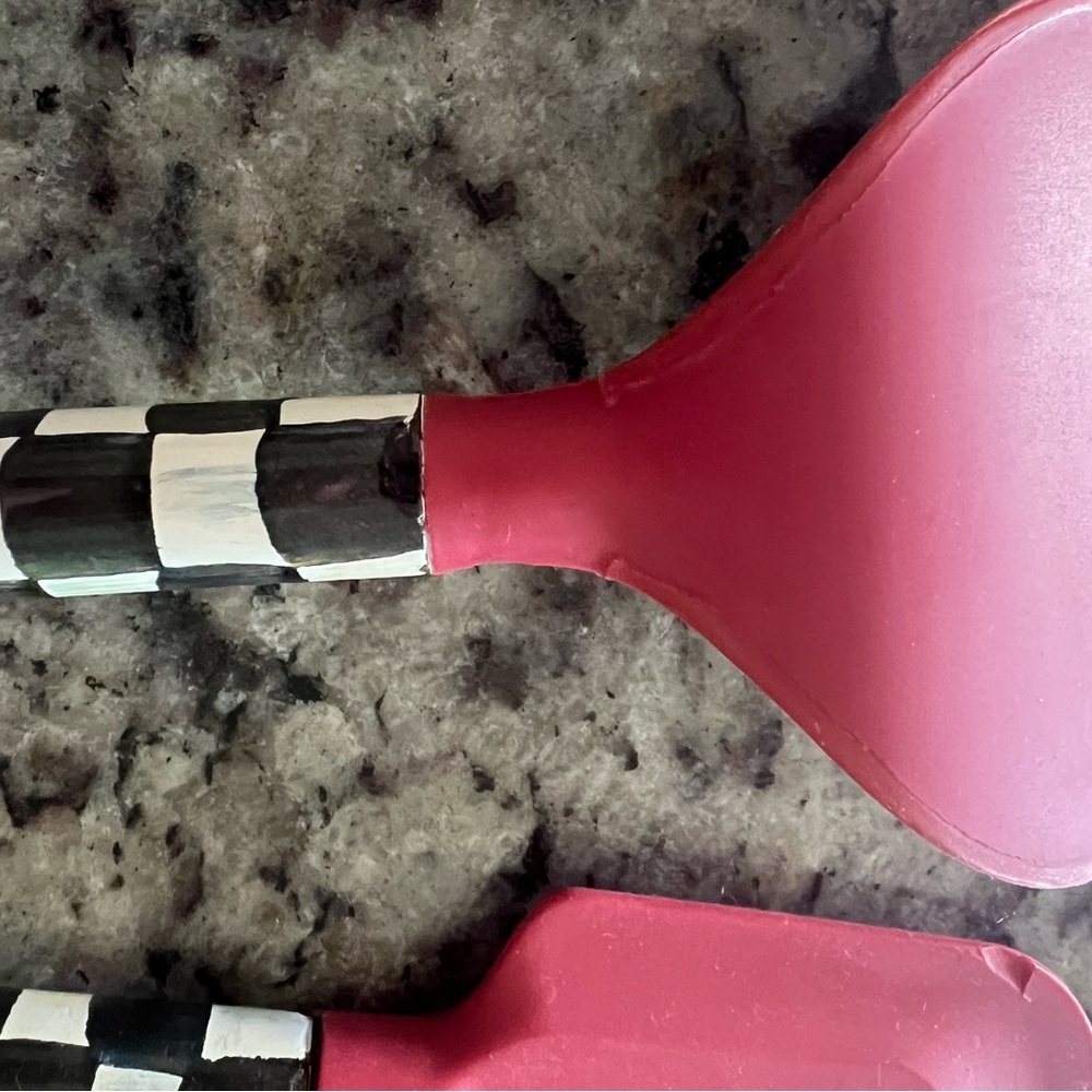 Mackenzie-Childs Utensils Set of 3. Fair used condition. One w/ chip. RETIRED! - Picture 10 of 14